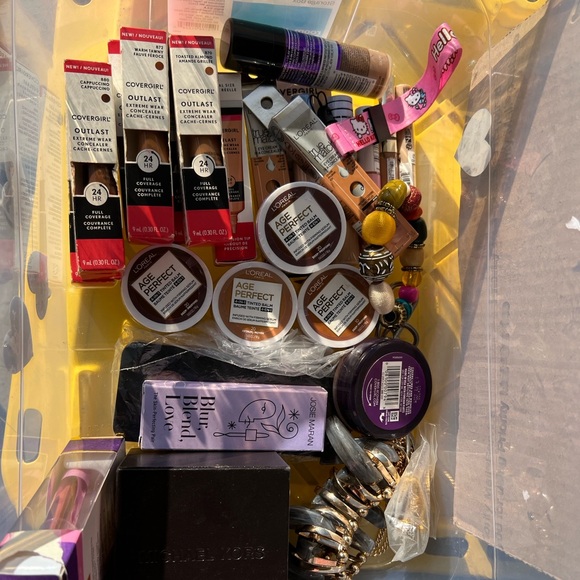 Garage/Yard Sale -10-12-24- AS IS. No Cancellations. No Holds. Bid Responsibly. - Picture 3 of 11